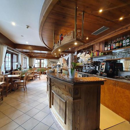 Hotel Pezzotti Pellizzano Buitenkant foto