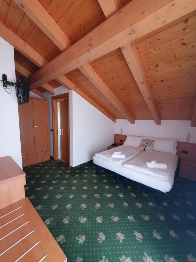 Hotel Pezzotti Pellizzano Buitenkant foto