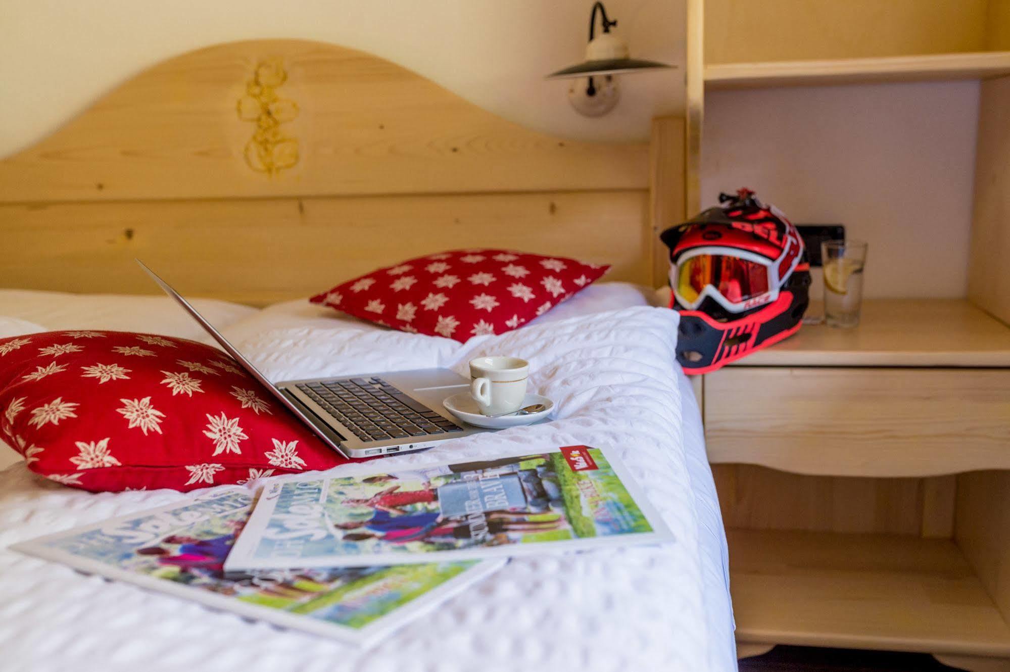 Hotel Pezzotti Pellizzano Buitenkant foto