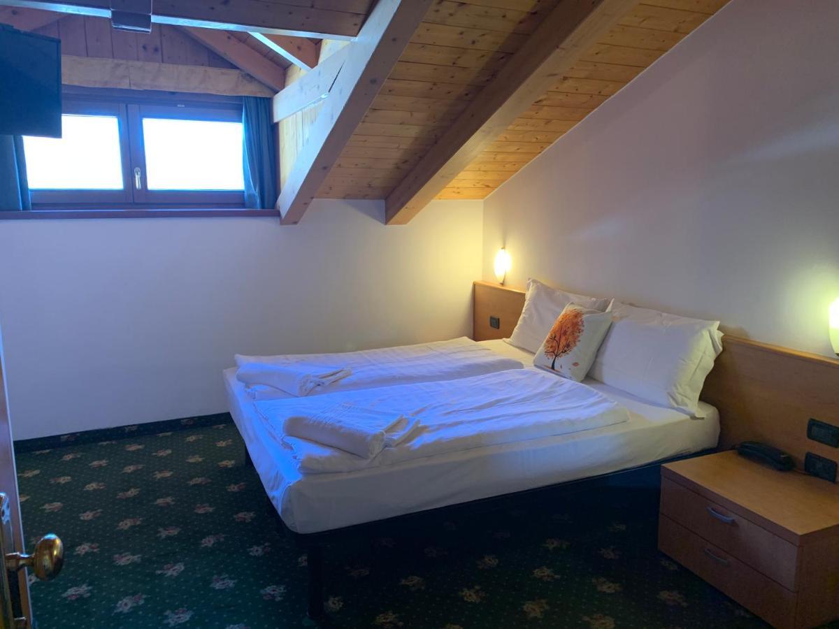 Hotel Pezzotti Pellizzano Buitenkant foto