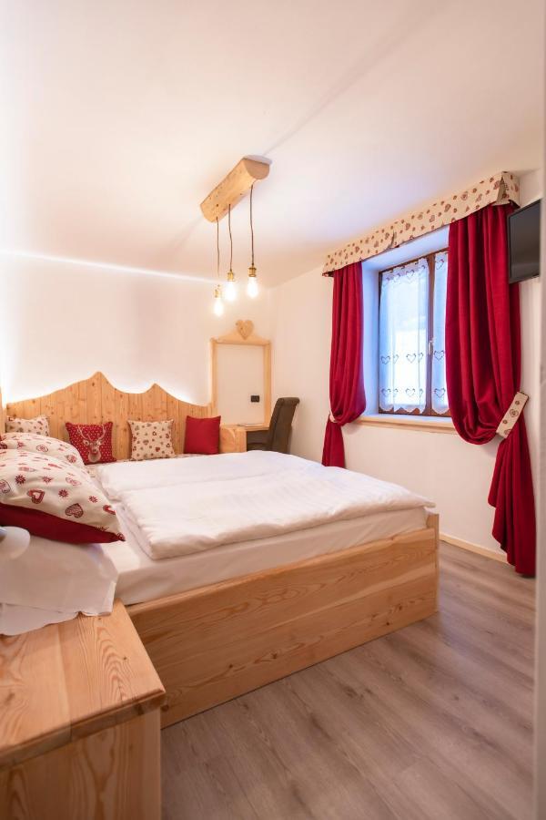 Hotel Pezzotti Pellizzano Buitenkant foto